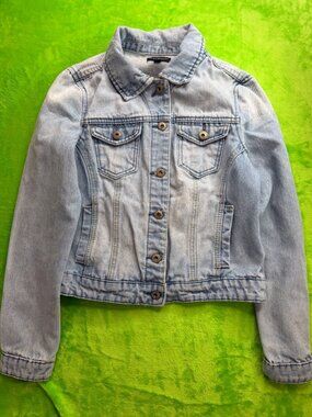 Ranbeeri Women's Light Wash Denim Jacket Cropped Button Front M